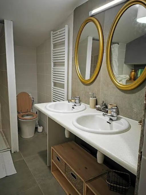 Holiday home Gite Du Placello, Piscine Jacuzzi Et Sauna Quistinic